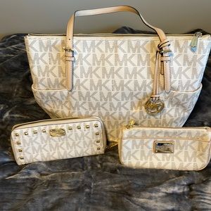 Michael Kors Purse, Wallet and Makeup Bag